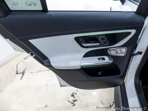 Used 2023 Mercedes-Benz GLC 300 4MATIC w/ AMG Line image 30