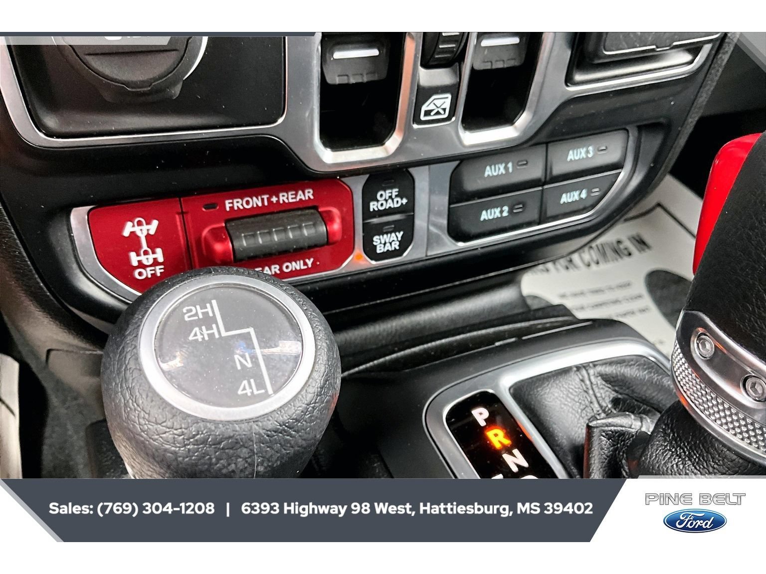 Used 2024 Jeep Wrangler Unlimited Rubicon AWD/4WD image 23