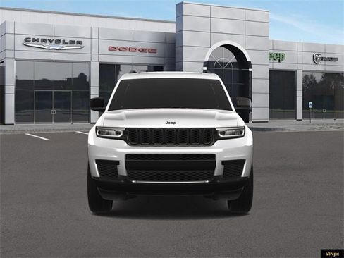 New 2024 Jeep Grand Cherokee L Altitude image 12