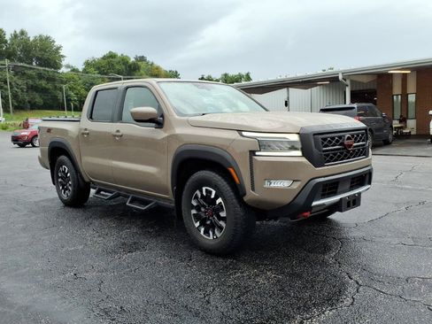 Used 2022 Nissan Frontier PRO-4X w/ Off-Road Protection Package AWD/4WD image 2