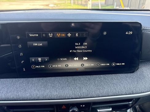 Used 2025 Nissan Kicks SV w/ Charging Package AWD/4WD image 12