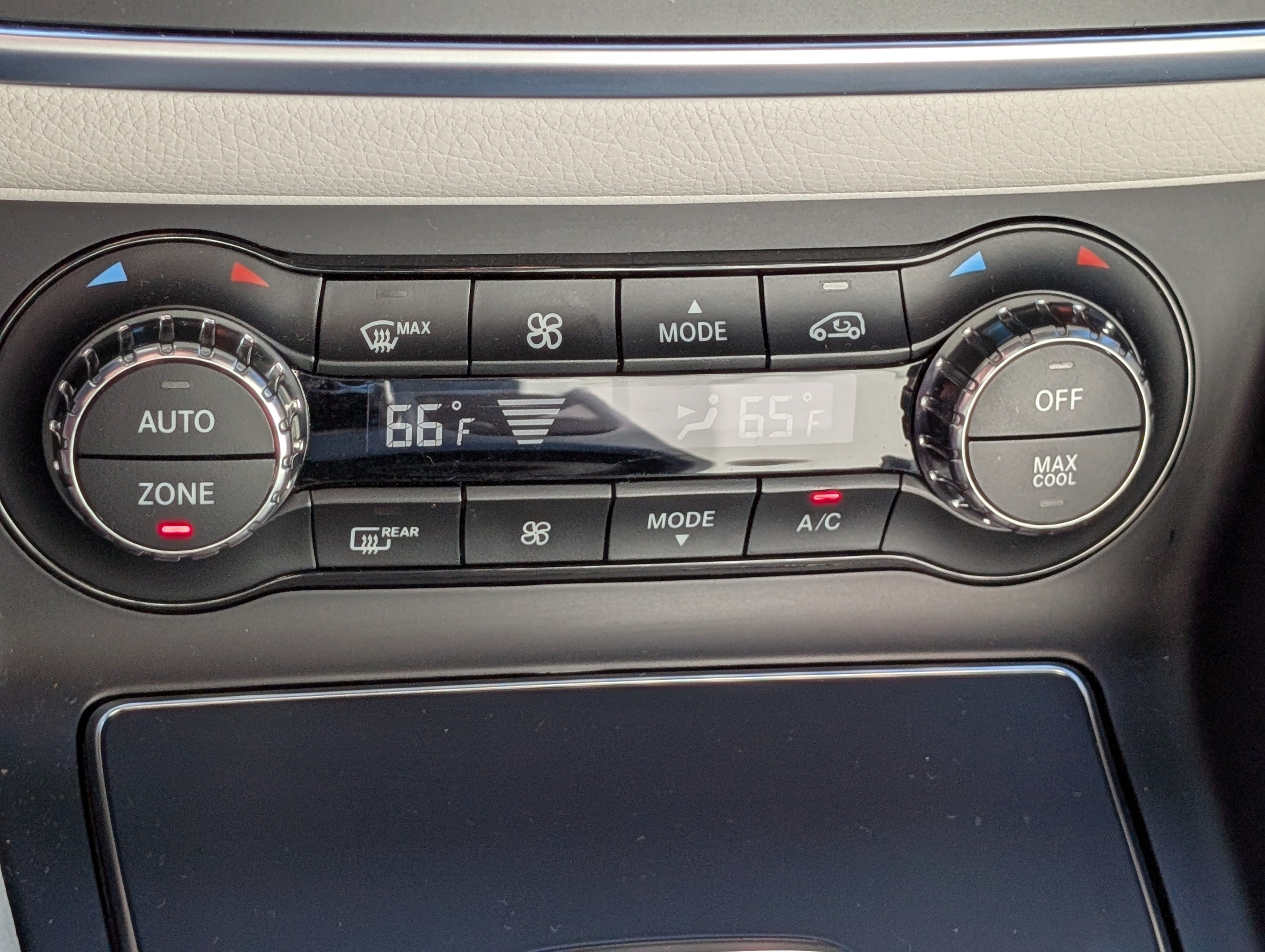 Used 2018 Mercedes-Benz CLA 250 4MATIC image 24