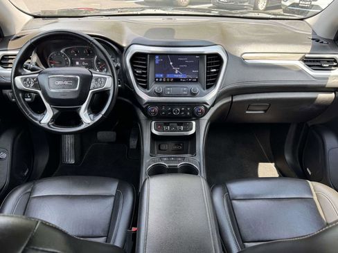 Used 2023 GMC Acadia SLT AWD/4WD image 3