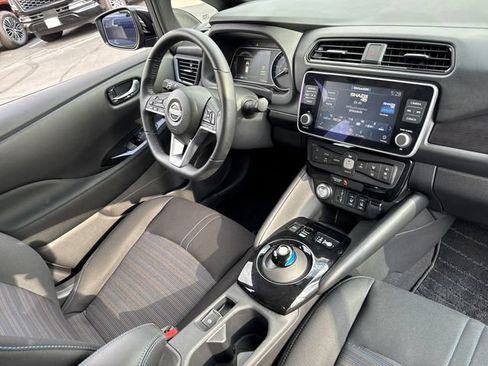 Certified 2025 Nissan Leaf SV Plus FWD image 28