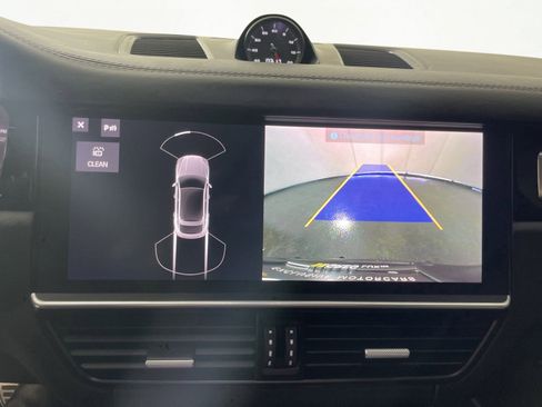 Used 2021 Porsche Cayenne GTS image 19