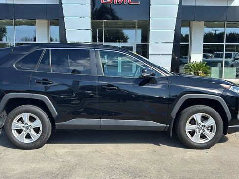 Used 2021 Toyota RAV4 XLE image 8