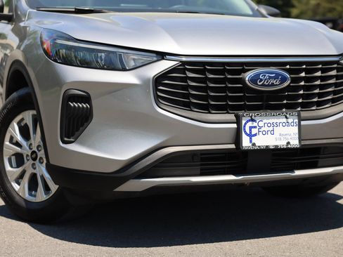 Certified 2023 Ford Escape Active AWD/4WD image 30