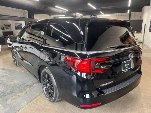 Used 2023 Honda Odyssey Sport image 4