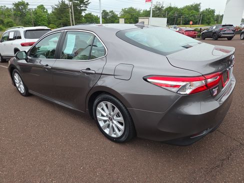 Certified 2020 Toyota Camry LE w/ Convenience Package AWD/4WD image 5