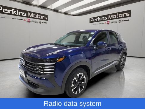 Used 2025 Nissan Kicks SV AWD/4WD image 1