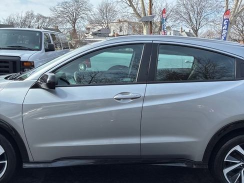 Used 2019 Honda HR-V Sport image 4
