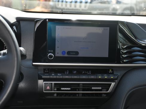 Certified 2025 Toyota Camry SE image 15