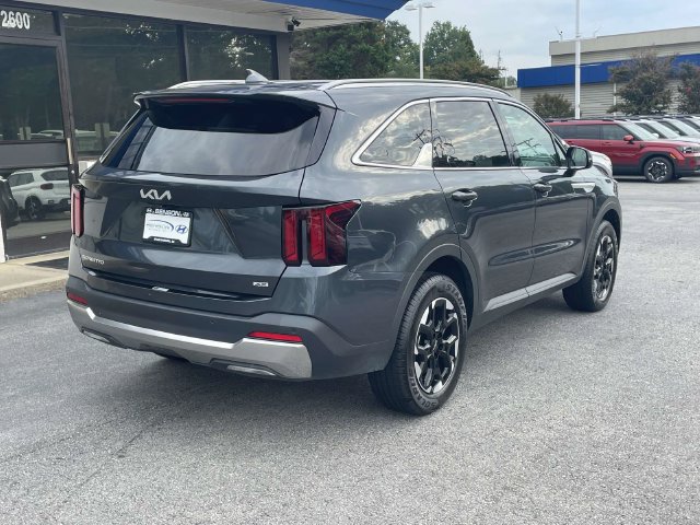 Used 2024 Kia Sorento S AWD/4WD image 6