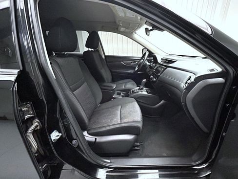 Used 2019 Nissan Rogue SV w/ Sun & Sound Touring Package AWD/4WD image 15