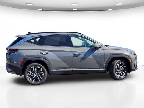 New 2025 Hyundai Tucson Limited image 9