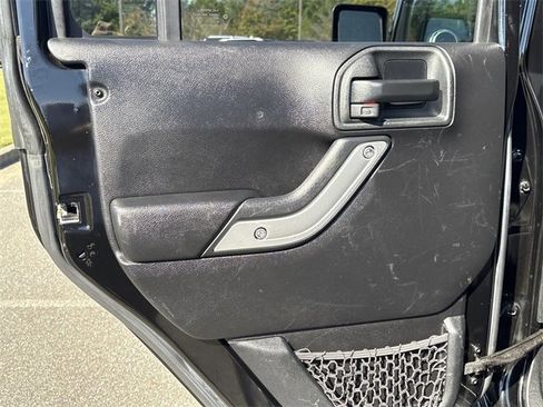 Used 2016 Jeep Wrangler Unlimited Sahara w/ Connectivity Group image 20