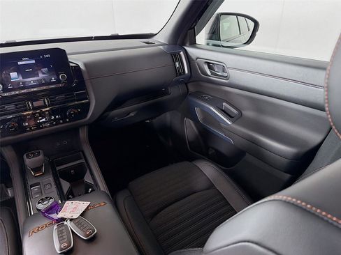 Used 2025 Nissan Pathfinder Rock Creek AWD/4WD image 23