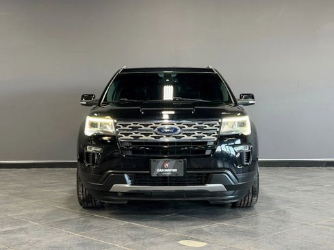 Used 2018 Ford Explorer XLT w/ Equipment Group 202A image 2