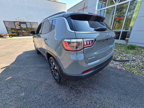 Used 2024 Jeep Compass Limited AWD/4WD image 4