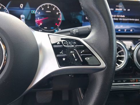 Used 2025 Mercedes-Benz CLA 250 image 23