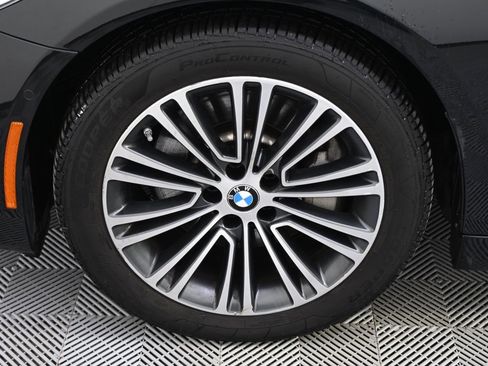 Used 2017 BMW 540i xDrive image 19