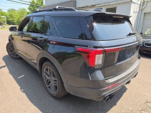 Used 2025 Ford Explorer ST AWD/4WD image 4