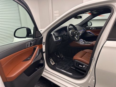 Used 2022 BMW X6 M50i w/ Executive Package image 5