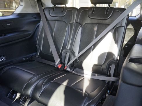 Used 2023 Jeep Grand Cherokee L Limited w/ Luxury Tech Group II image 23