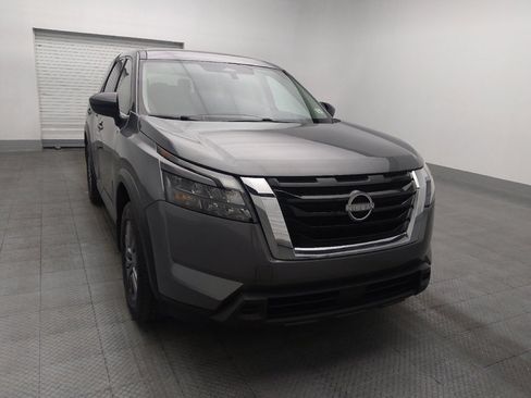 Used 2023 Nissan Pathfinder S FWD image 14