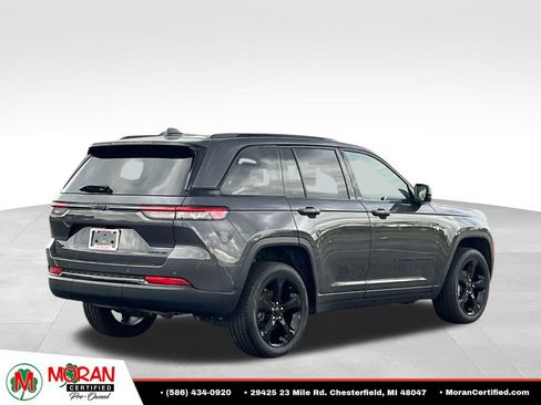 Used 2024 Jeep Grand Cherokee Limited w/ Black Appearance Package AWD/4WD image 5