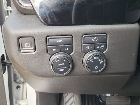 Used 2023 Chevrolet Silverado 1500 LT AWD/4WD image 20