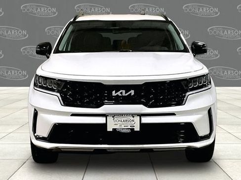 Used 2022 Kia Sorento S FWD image 2
