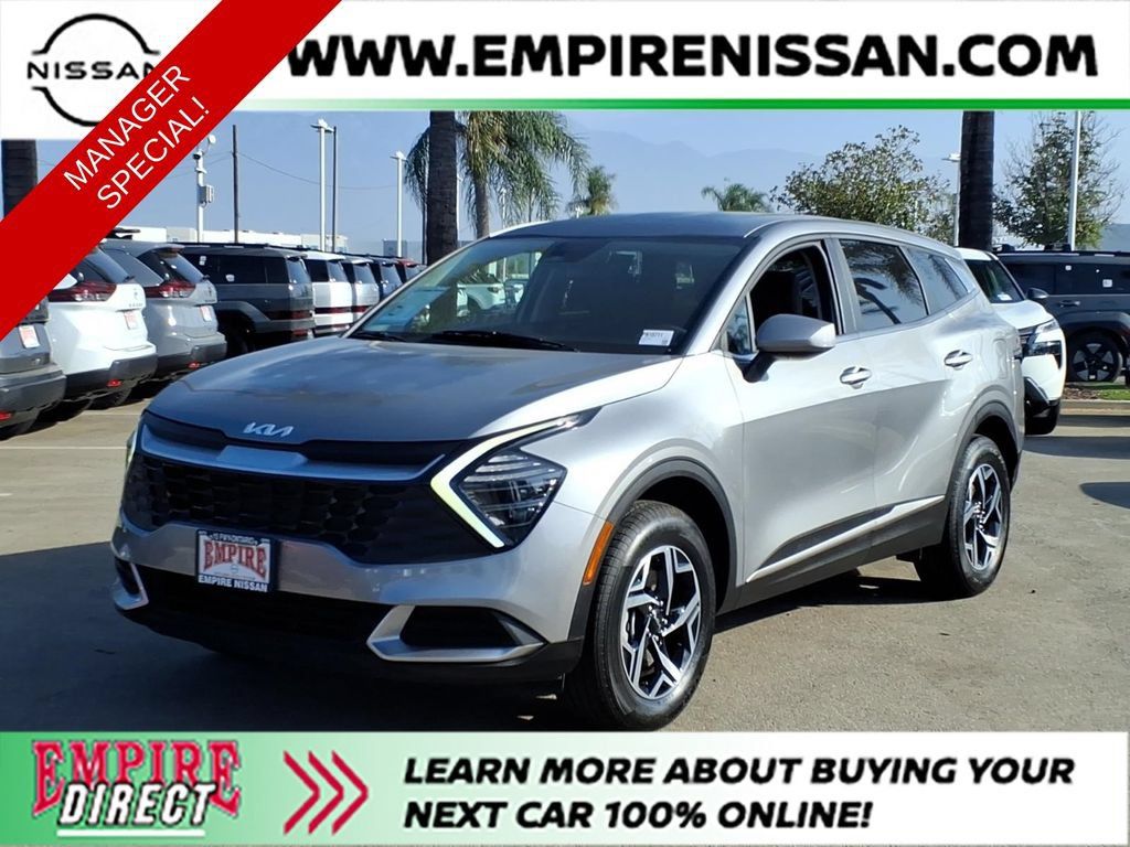 Used 2025 Kia Sportage LX AWD/4WD image 1