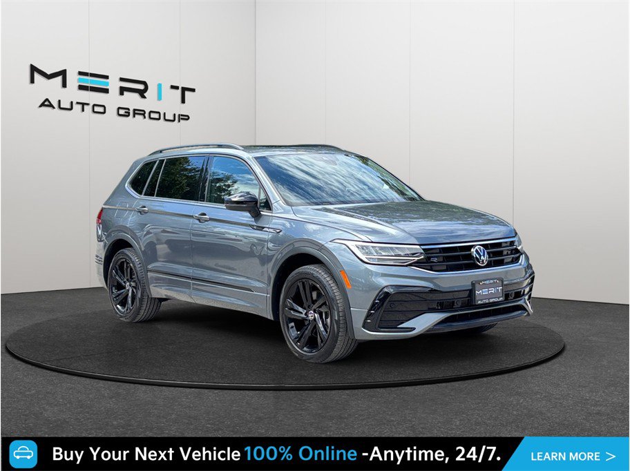Used 2023 Volkswagen Tiguan SE R-Line FWD image 1
