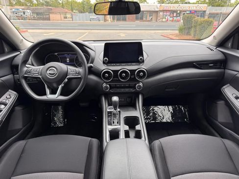 Used 2025 Nissan Sentra SV FWD image 19