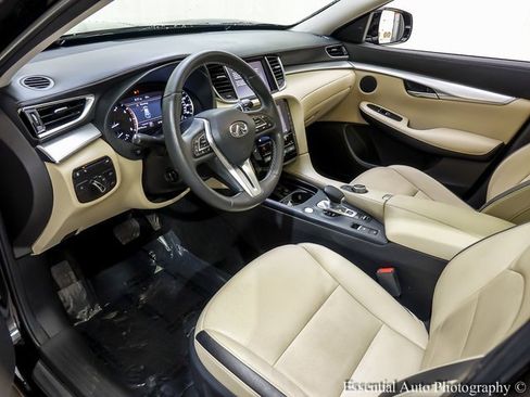 Used 2019 INFINITI QX50 Essential w/ Premium Heat Package image 10