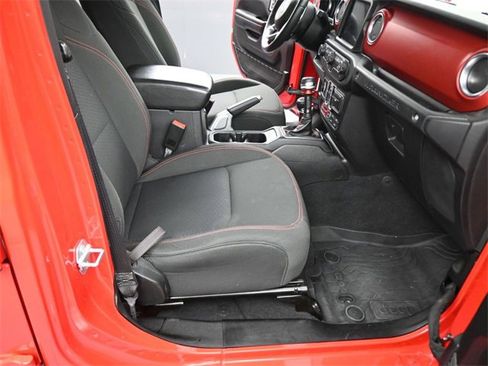 Used 2018 Jeep Wrangler Unlimited Rubicon w/ Dual Top Group image 12