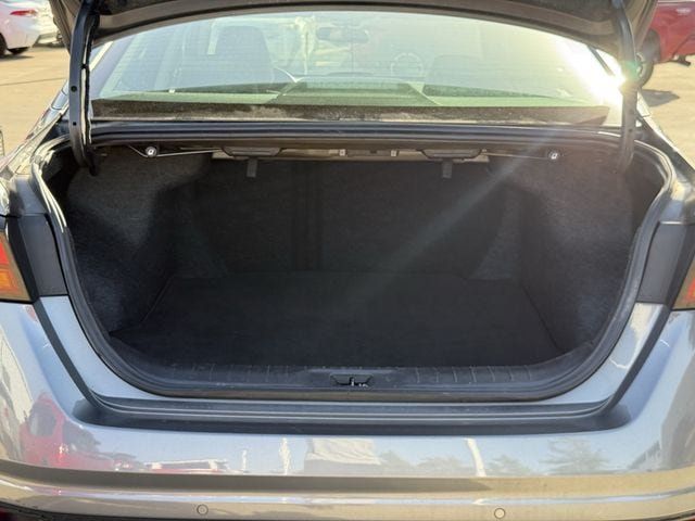 Used 2024 Nissan Altima 2.5 SR FWD image 31