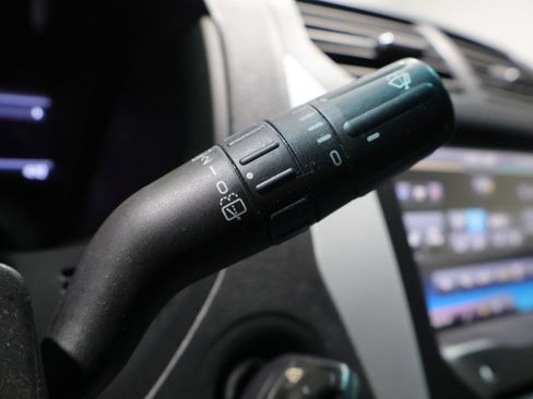 Used 2015 Ford Explorer XLT w/ Equipment Group 202A FWD image 36