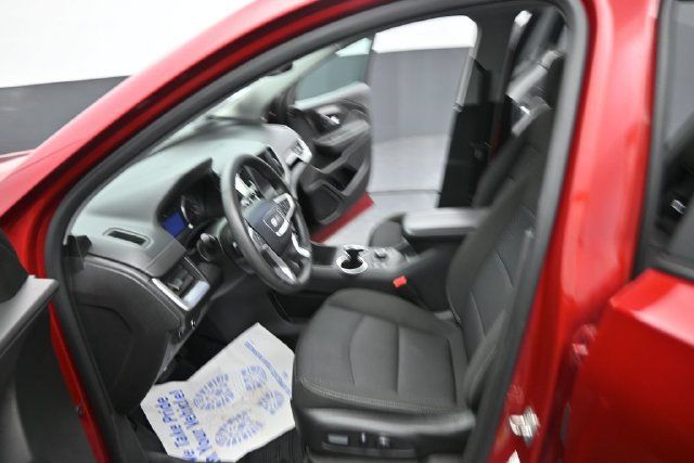 Used 2022 GMC Terrain SLE w/ Driver Convenience Package FWD image 18