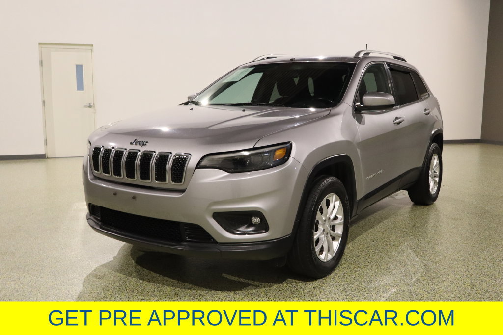 Used 2019 Jeep Cherokee Latitude w/ Cold Weather Group AWD/4WD image 4