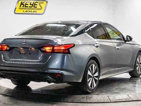 Used 2019 Nissan Altima 2.5 SV image 4