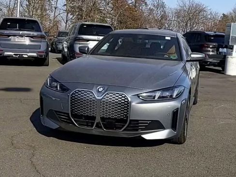 Used 2025 BMW i4 eDrive40 w/ Premium Package image 3