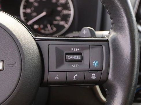 Used 2023 Nissan Rogue SL image 14