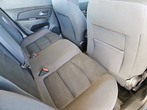 Used 2015 Chevrolet Cruze LT image 11