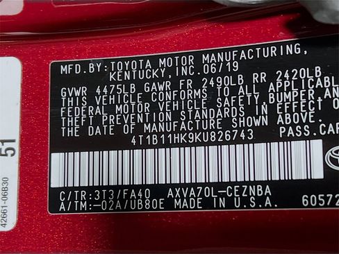 Certified 2019 Toyota Camry LE image 29