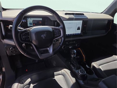 Used 2023 Ford Bronco Badlands w/ Sasquatch Package AWD/4WD image 12