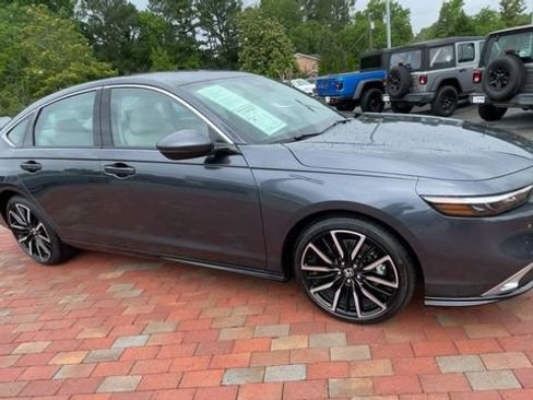 Used 2026 Honda Accord Touring image 3