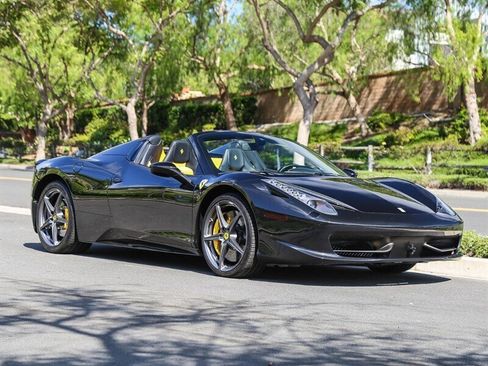 Used 2013 Ferrari 458 Spider RWD image 5