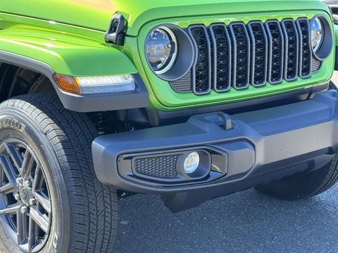 New 2026 Jeep Gladiator Sport AWD/4WD image 7